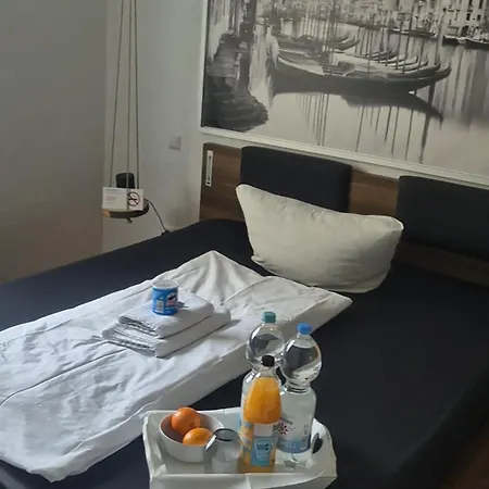 Laatzen Messeunterkunft Διαμέρισμα *